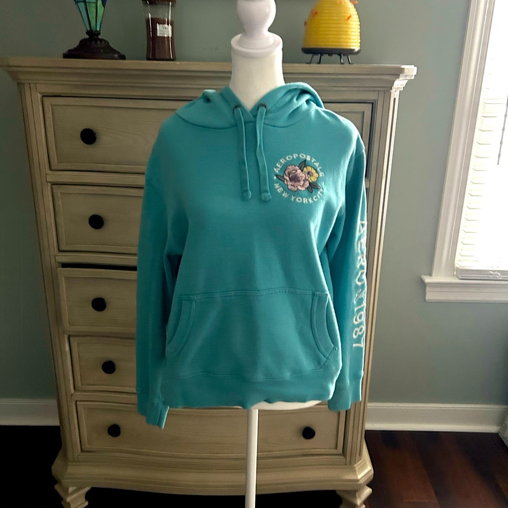 Aeropostale hooded sweatshirt size medium